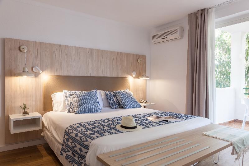 Pierre & Mallorca Cecilia Aparthotel 3*